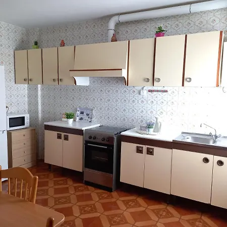 Piso Amplio A 100 M De La Playa