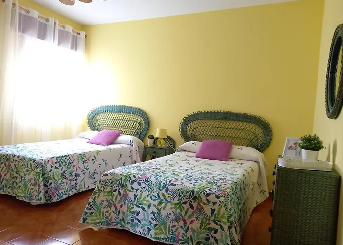 Apartamento Piso Amplio A 100 M De La Playa Foz